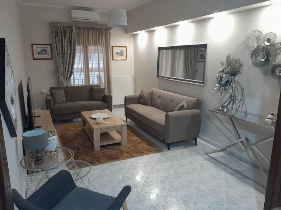 Maison De Luxx , A11 City Center Larissa Exterior foto